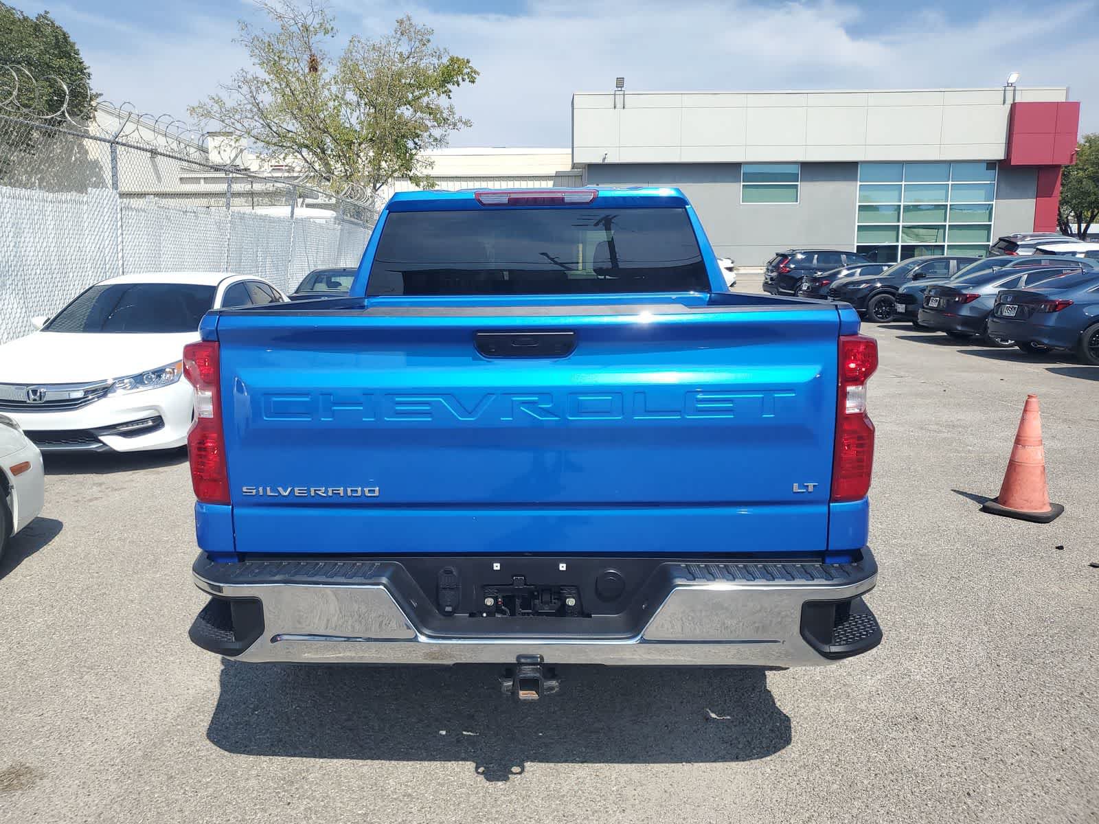 Used 2025 Chevrolet Silverado 1500 LT AWD/4WD image 5
