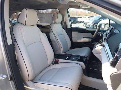 New 2026 Honda Odyssey Touring image 21