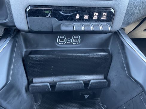 Used 2021 RAM 1500 Laramie w/ Sport Appearance Package AWD/4WD image 30