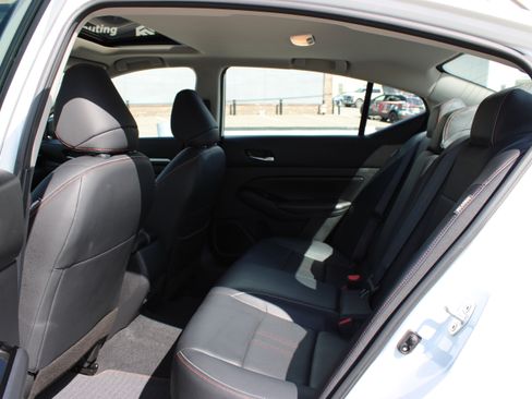 Certified 2023 Nissan Altima 2.5 SR w/ SR Premium Package AWD/4WD image 10