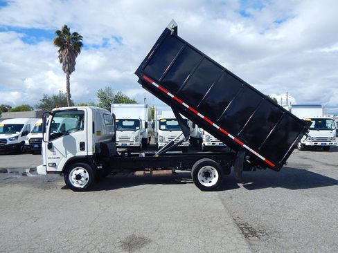 Used 2018 Isuzu NPR image 3