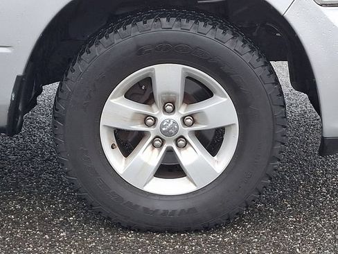 Used 2018 RAM 1500 Express AWD/4WD image 28
