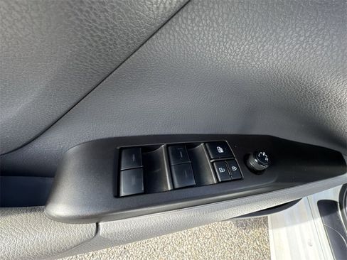 Used 2023 Toyota Camry SE image 15