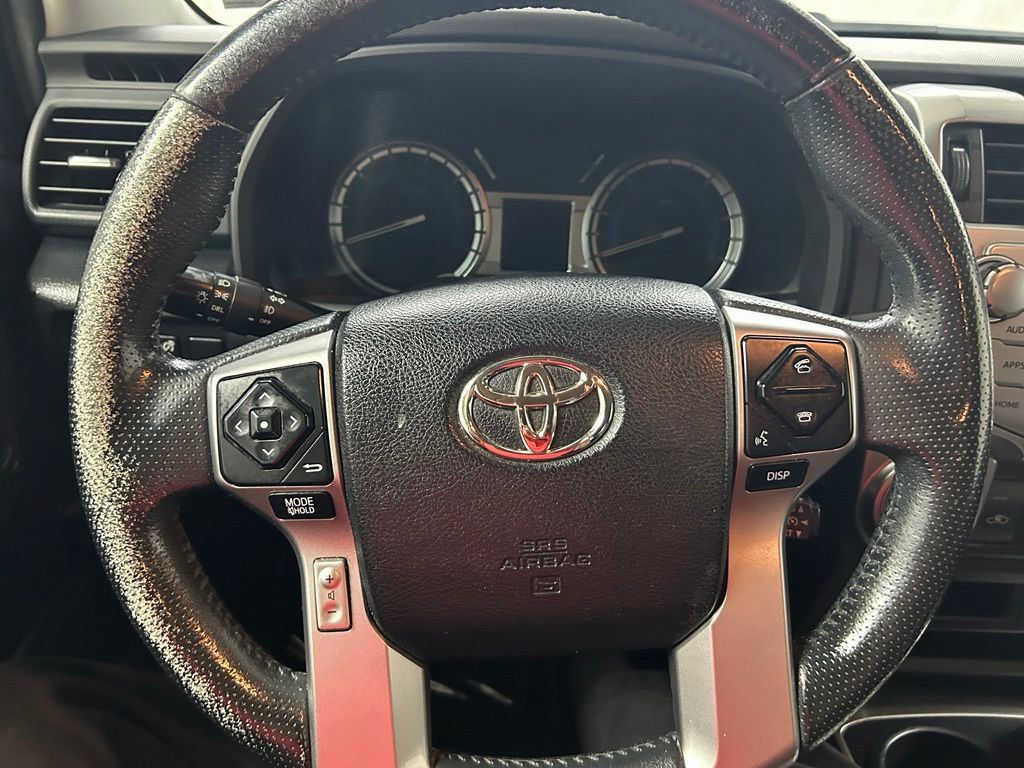Used 2016 Toyota 4Runner SR5 AWD/4WD image 18