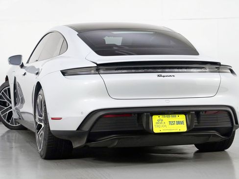 Used 2023 Porsche Taycan image 6