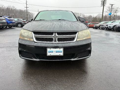Used 2013 Dodge Avenger SE image 2