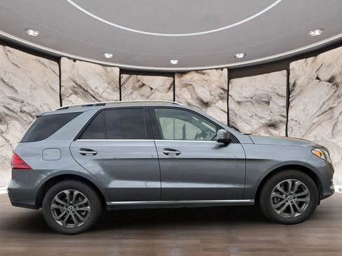 Used 2019 Mercedes-Benz GLE 400 4MATIC image 4