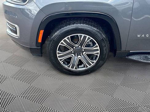 Used 2023 Jeep Wagoneer L Series II image 35