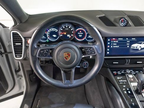 Certified 2023 Porsche Cayenne GTS AWD/4WD image 27