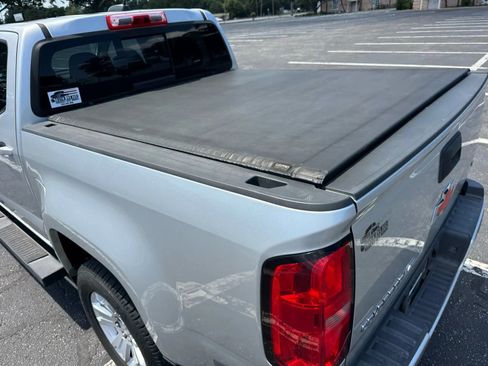 Used 2017 Chevrolet Colorado LT w/ LT Convenience Package image 9
