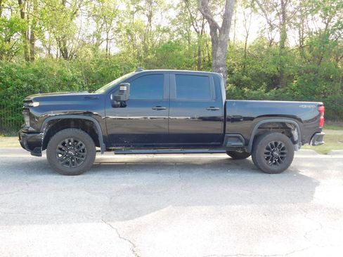 Certified 2025 Chevrolet Silverado 2500 Custom w/ Custom Value Package image 2