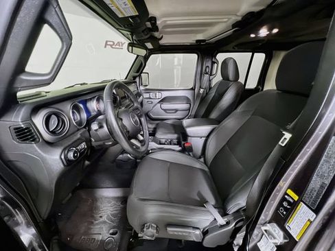 Used 2022 Jeep Wrangler Unlimited Sport AWD/4WD image 9