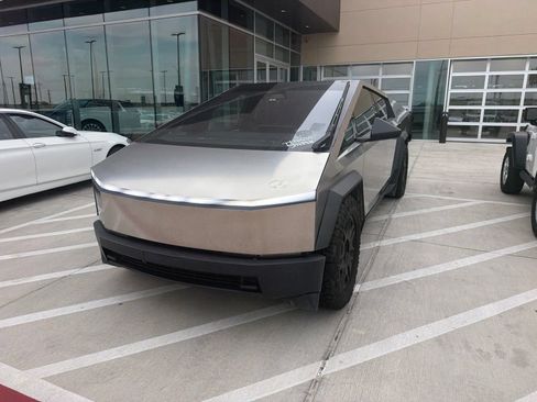 Used 2024 Tesla Cybertruck AWD Crew Cab image 2