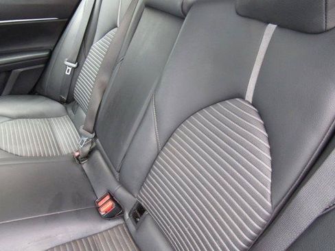 Used 2018 Toyota Camry SE w/ Moonroof Package FWD image 23