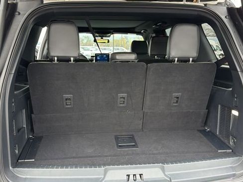 Used 2024 Ford Expedition Platinum image 14