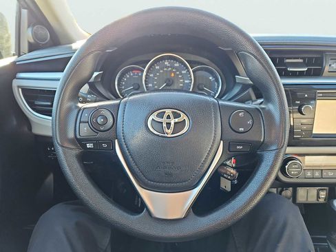 Used 2015 Toyota Corolla LE image 24