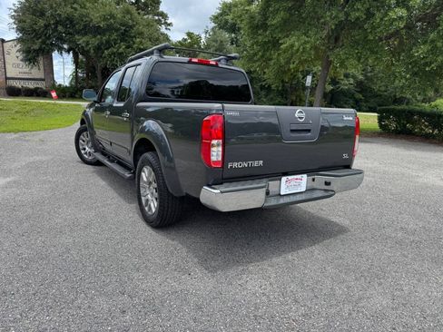 Used 2011 Nissan Frontier SL RWD image 34