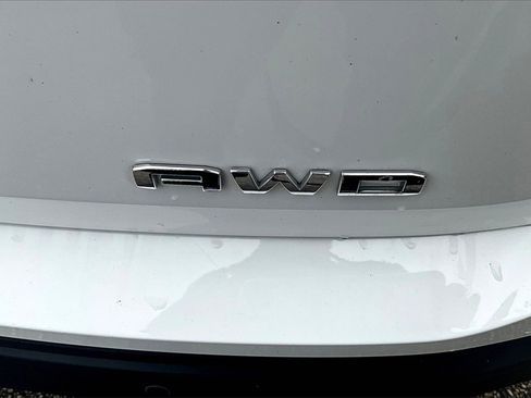 Used 2023 GMC Terrain SLE w/ Driver Convenience Package image 24