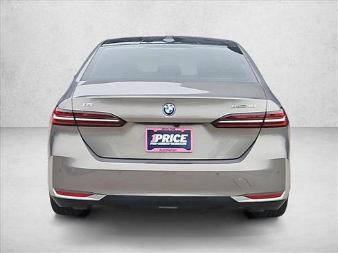 Used 2024 BMW i5 eDrive40i w/ Executive Package RWD image 7