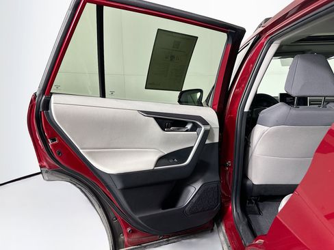 Used 2024 Toyota RAV4 XLE w/ Convenience Package image 27