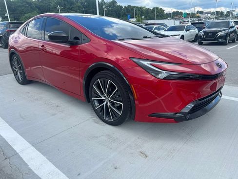 Used 2025 Toyota Prius Limited w/ Limited Premium Package FWD image 2