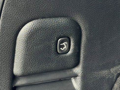 Used 2019 Jeep Grand Cherokee SRT image 39