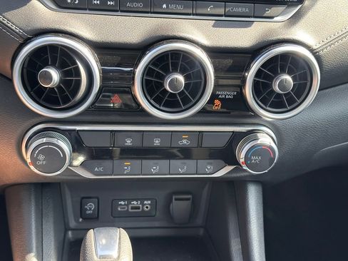 Used 2025 Nissan Sentra SV image 27