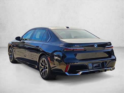 New 2026 BMW 750e xDrive w/ Premium Package image 9