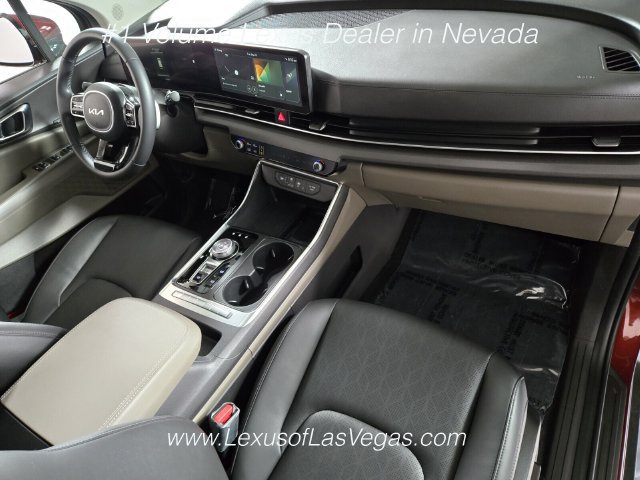 Used 2025 Kia Carnival EX FWD image 21