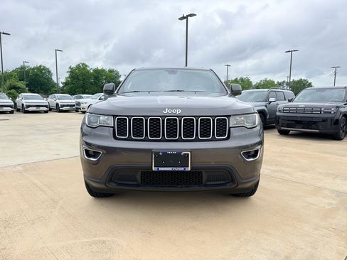 Used 2017 Jeep Grand Cherokee Laredo w/ Quick Order Package 2BE RWD image 2