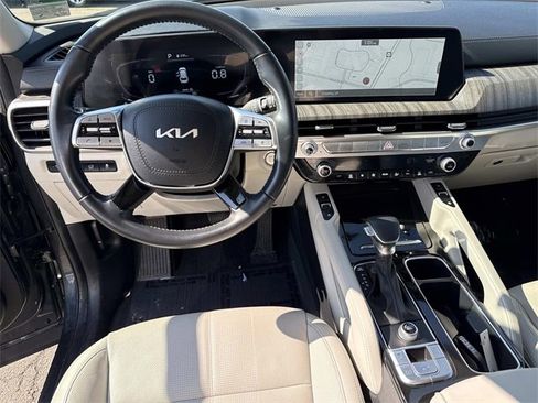 Used 2023 Kia Telluride EX w/ EX Captain's Chair Package image 18