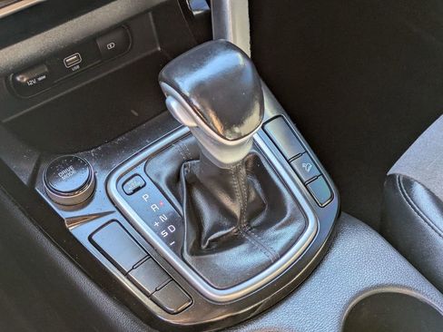 Used 2023 Kia Seltos S image 24