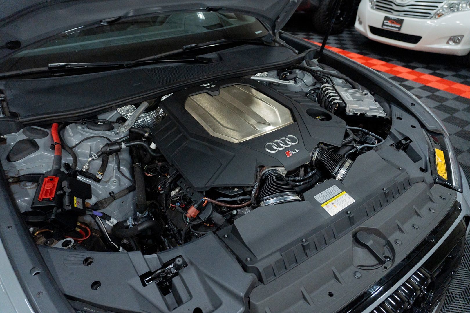 Used 2022 Audi RS 6 w/ Carbon Optic Package AWD/4WD image 58