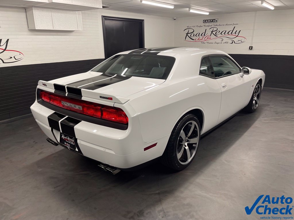 Used 2014 Dodge Challenger SRT8 RWD image 11