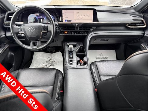 Used 2023 Toyota Crown XLE image 13