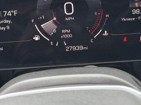 Used 2025 GMC Yukon Denali RWD image 18