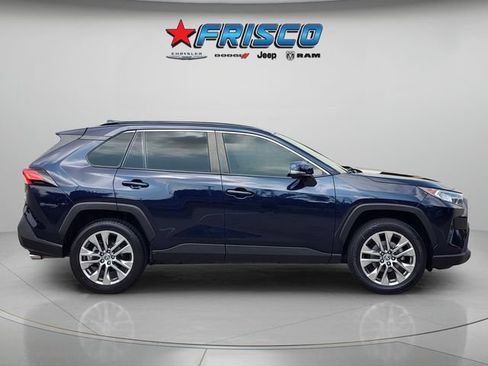 Used 2020 Toyota RAV4 XLE Premium FWD image 8