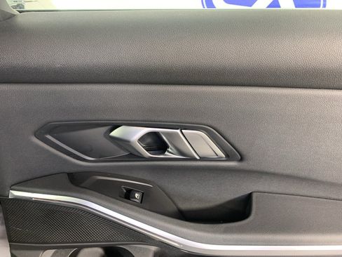 Used 2020 BMW 330i xDrive Sedan w/ Convenience Package image 37