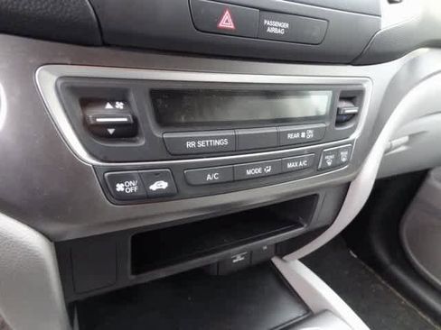 Used 2019 Honda Pilot LX image 11