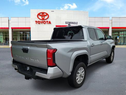 Used 2025 Toyota Tacoma SR5 image 3