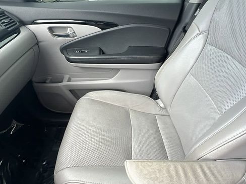 Used 2019 Honda Pilot Elite image 12