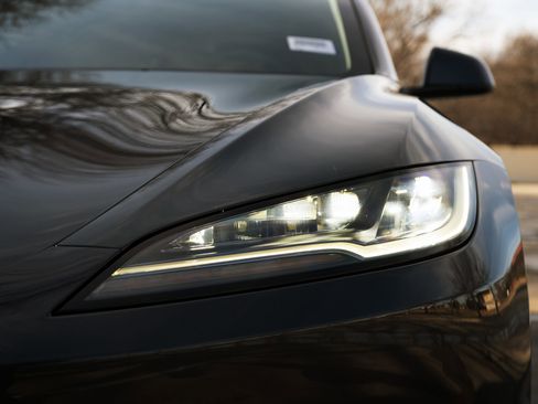 Used 2025 Tesla Model 3 Long Range image 11