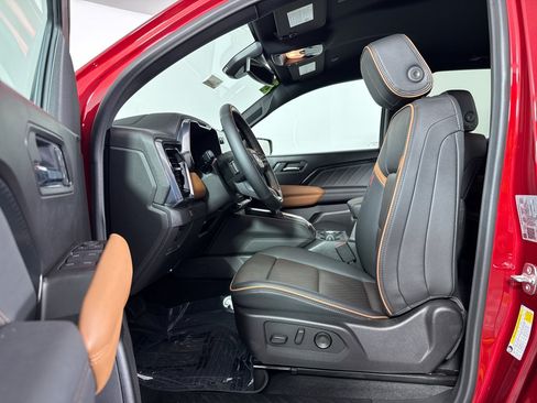 Used 2026 GMC Canyon AT4 w/ AT4 Premium Package AWD/4WD image 4