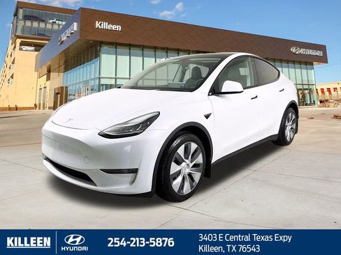 Used 2023 Tesla Model Y Long Range image 3