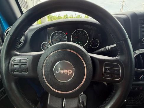 Used 2015 Jeep Wrangler Rubicon w/ Power Convenience Group AWD/4WD image 10