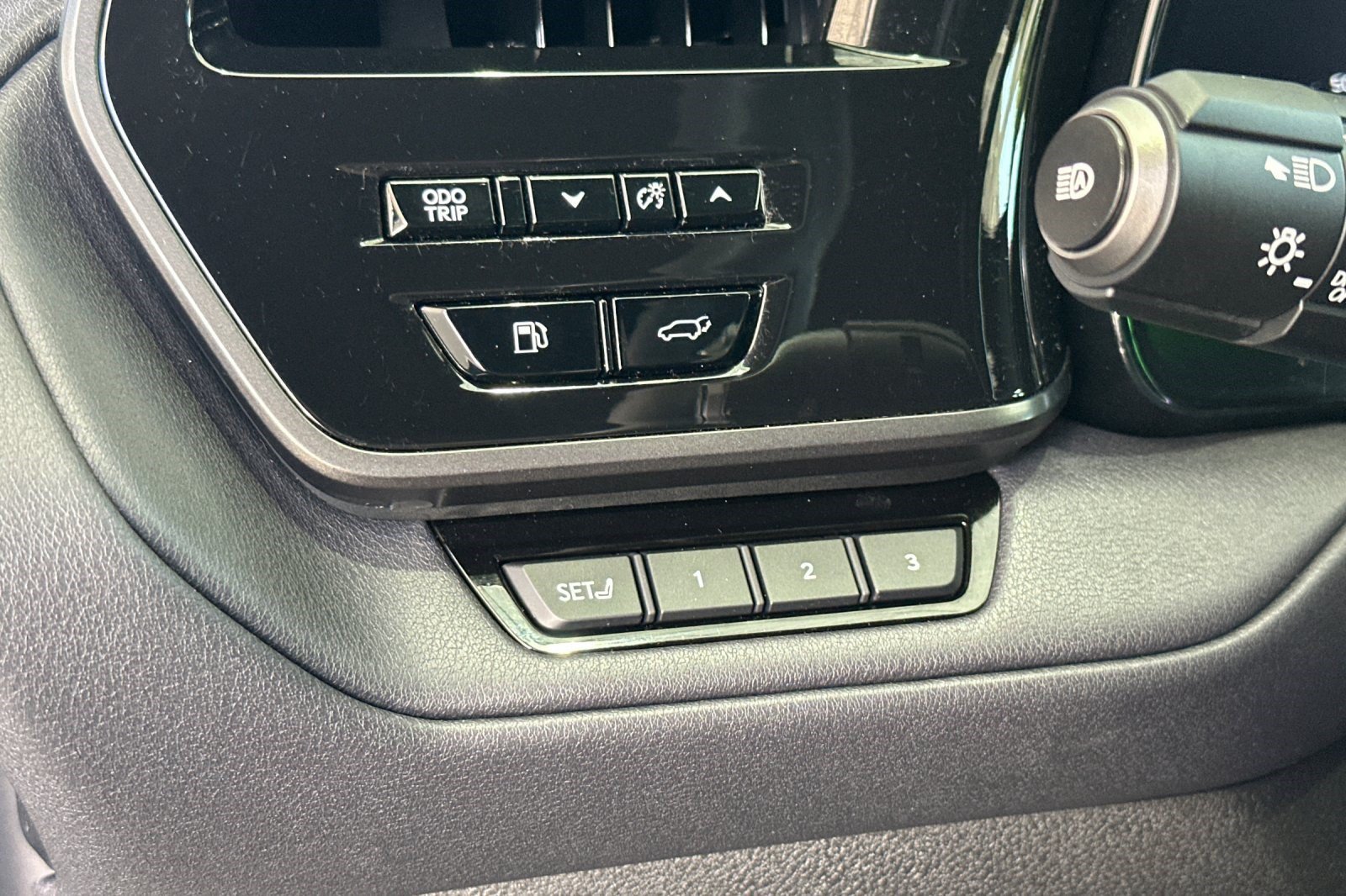 Certified 2026 Lexus TX 550h AWD Plug-In Hybrid w/ Technology Package image 38