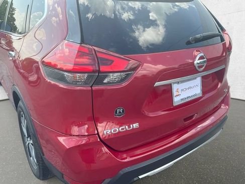 Used 2017 Nissan Rogue SL FWD image 29