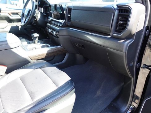Used 2024 GMC Sierra 1500 Elevation image 28