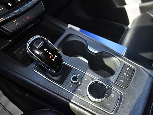 Used 2021 Cadillac XT4 Premium Luxury image 23