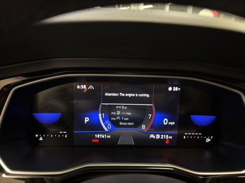 Certified 2024 Volkswagen Jetta SE w/ Panoramic Sunroof Package image 17